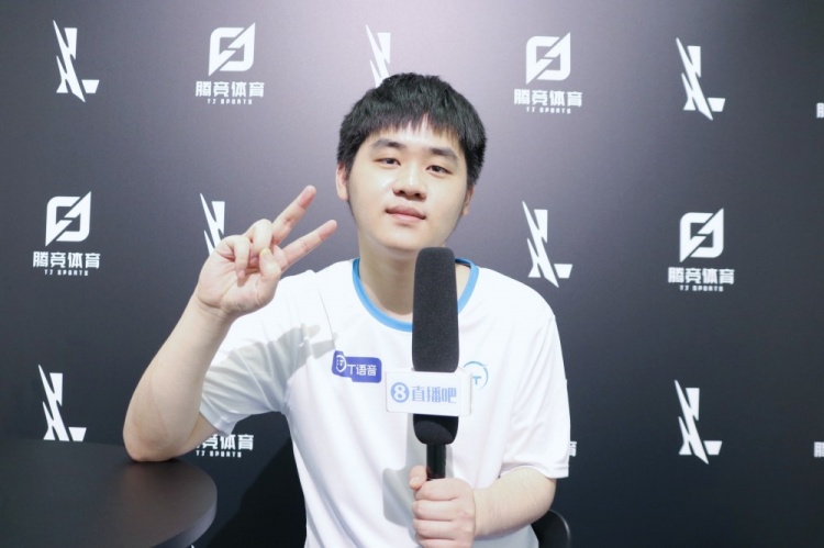 替补球员同 替补球员同